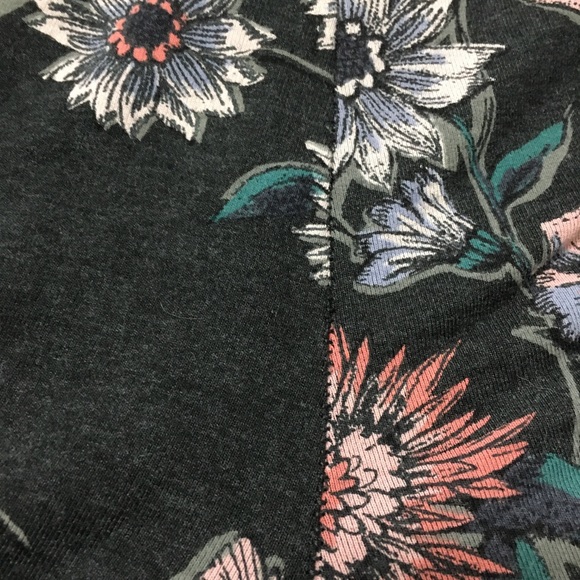 Old navy flower and butterfly leggings - Picture 4 of 4